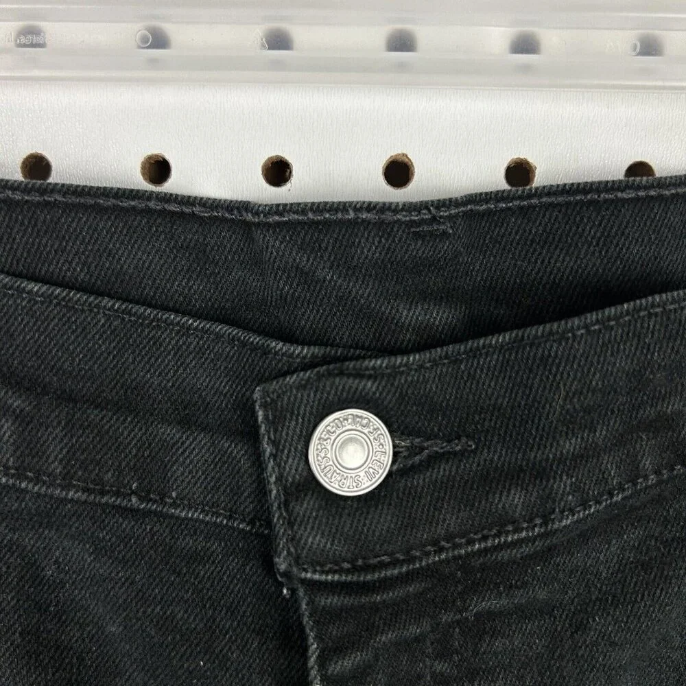 Levis great used see
